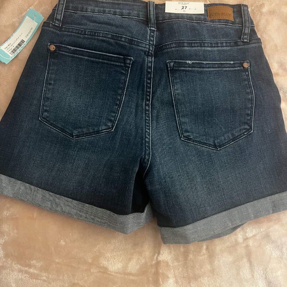NWT Judy Blue: Lillian High Rise Tacked Cuffed Short size 4 - Picture 2 of 8